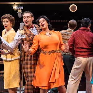 Review: IT'S A WONDERFUL LIFE: A LIVE RADIO PLAY at Stages Houston