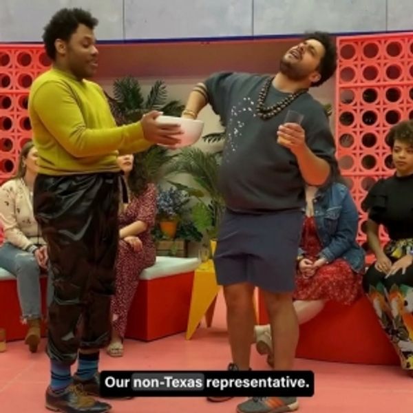 Video: LAUGHS IN SPANISH Casts Test Their Texas Knowledge on SIT AND SIP - Arkansas Theater Video