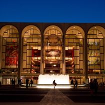 Metropolitan Opera Reaches One-Year Agreement With Soloists and Chorus Union