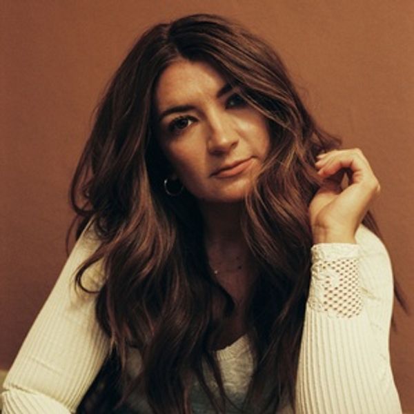 Tenille Townes Adds New Dates to Intimate 'Living Room Tour' Photo