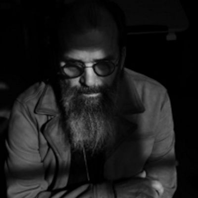 Steve Earle & The Dukes Release New Track 'Champagne Corolla'
