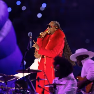 Review: SNOOP DOGG'S HOLIDAY HALFTIME PARTY at U.S. Bank Stadium