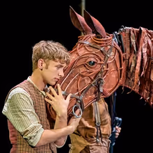 Review: WAR HORSE, National Theatre