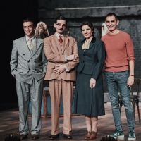 PHOTO FLASH: EN TIERRA EXTRAÑA se presenta en el Español