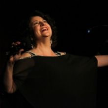 BWW Review: Lisa Viggiano Brings The Sunshine To The Beach Cafe