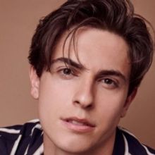 Derek Klena & Ginna Claire Mason to Lead Hallmark's A HOLIDAY SPECTACULAR Featuring R
