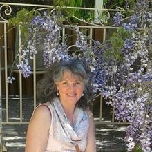 Canadian Poet Josephine LoRe Will Read Poetry At Teatro Paraguas