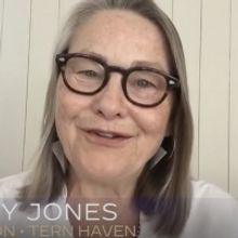 VIDEO: Cherry Jones Accepts her Emmy Award For SUCCESSION