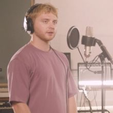 Video: Sam Tutty and Christiani Pitts Perform 'New York' From TWO STRANGERS