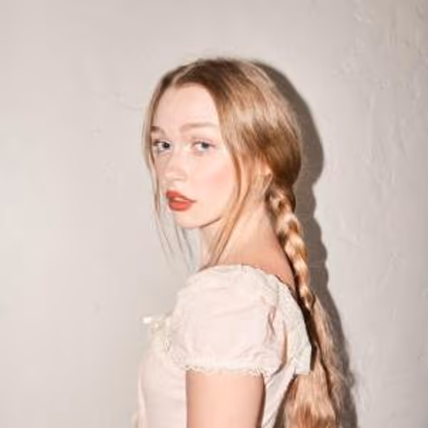 Mollie Elizabeth Adds 2027 Headline Shows After Fall 2026 Tour Sells Out Photo