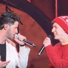Video: Andrew Barth Feldman Joins Nick Jonas for 'Home Alone' Performance