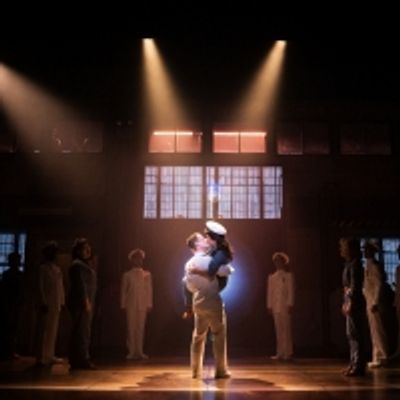Photos &amp; Video: First Look at the National Tour of AN OFFICER AND A GENTLEMAN Opening Tonight