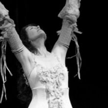 Irish Singer Caitríona O'leary Offers Live Stream Weekly Series