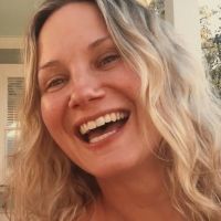 VIDEO: Jennifer Nettles and Alex Lacamoire Team Up for 'Tomorrow' Cover Video