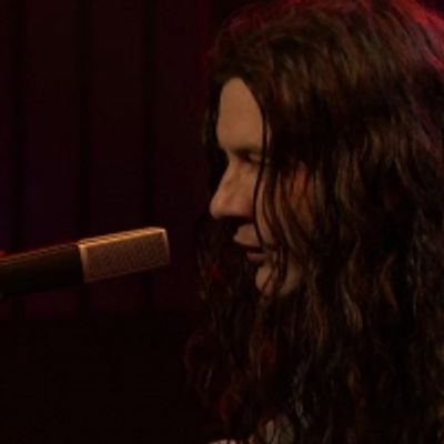 VIDEO: Kurt Vile Performs 'Speed of the Sound' on THE TONIGHT SHOW
