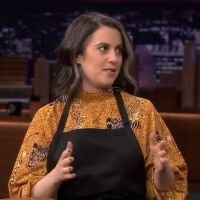 VIDEO: Claire Saffitz Challenges Jimmy to a Layer Cake-Decorating Contest on THE… Video