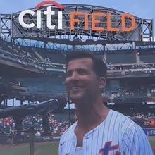 Video: MAYBE HAPPY ENDING's Dez Duron Performs National Anthem at the Mets Game