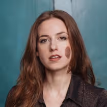 Chloe Radcliffe: Eyes Down Here Now Streaming on Comedy Central