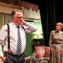 Review: HOME AT SEVEN, Tabard Theatre