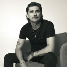 Scottish Country Artist Chris Andreucci Releases 'Same Ol Me'