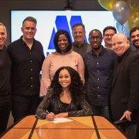 Evvie McKinney Signs With Motown Gospel and Capital CMG