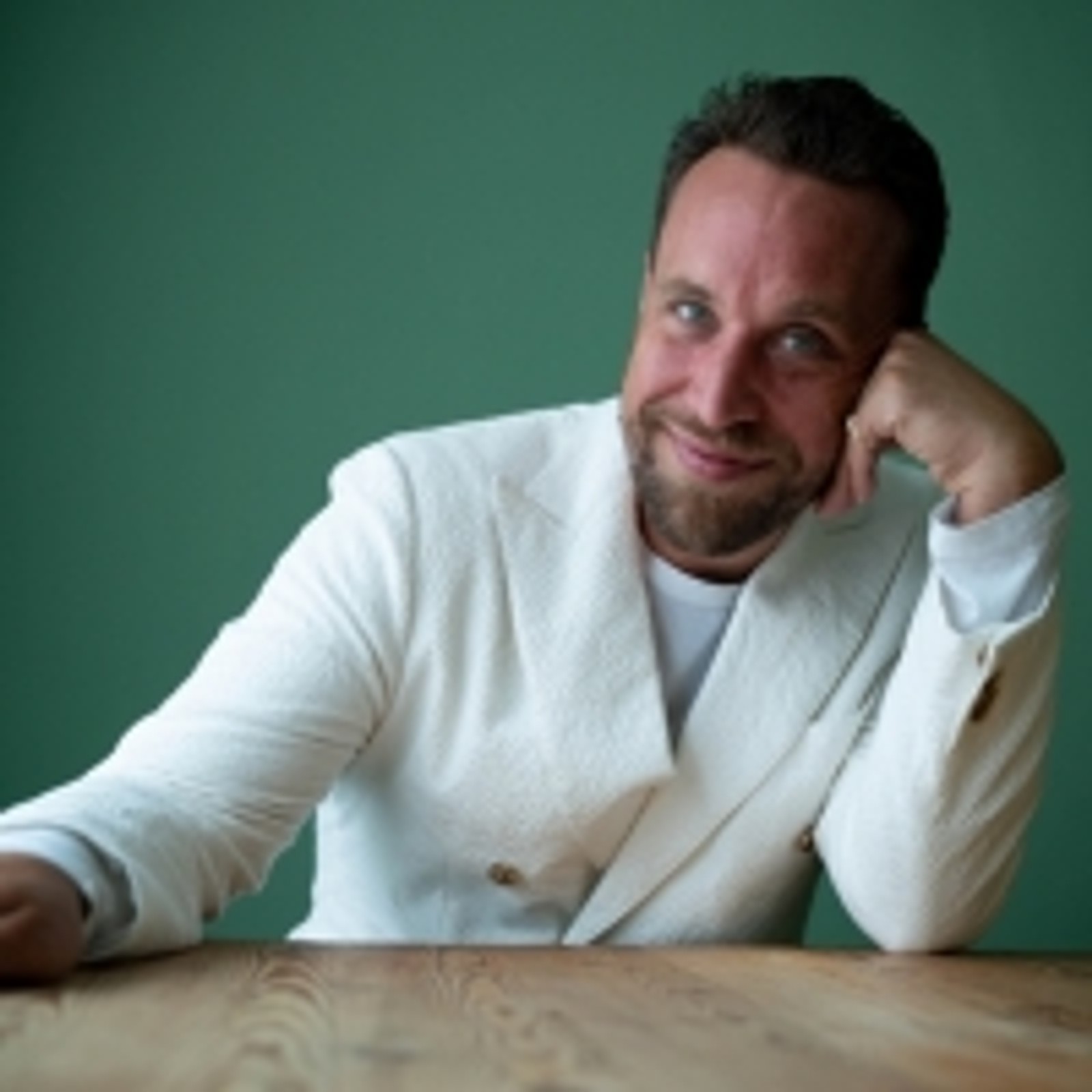Lockie Chapman Announces HELLO AGAIN Tour
