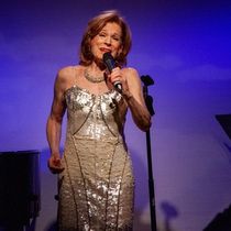 Review: Madelaine Warren Glows With WARREN SINGS FIELDS at Don't Tell Mama