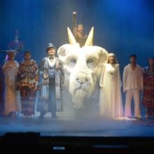 TV: beon. Entertainment lleva LA HISTORIA INTERMINABLE al Apolo de Barcelona