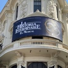 EN CARTEL: LA HISTORIA INTERMINABLE ya luce en la marquesina del Calderón