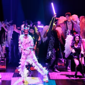 Review: The Stratford Festival's RICHARD II Provides a Fresh New Lens to View a…