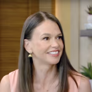 Video: Sutton Foster Says Princess Winnifred is One of the Most Physical Roles She…