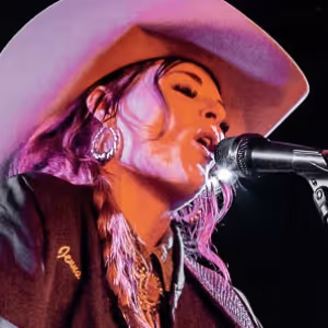 Jenna Paulette Signs to Leo33 Independent Label