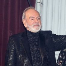 Wake Up With BWW 12/6: A BEAUTIFUL NOISE Opening Night Coverage, and More!