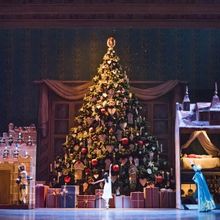Review: THE NUTCRACKER, Royal Opera House
