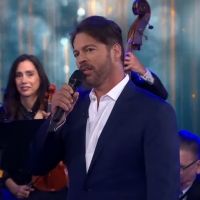 VIDEO: Watch Harry Connick Jr. Perform 'Mind if I Make Love To You' on GOOD MORNING…