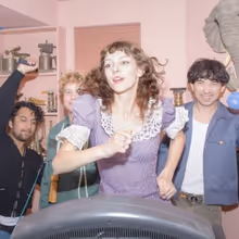 Small Crush Releases New Single '5'