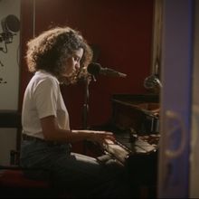 Video: Anoushka Lucas 'Shoulders' Music Video for ELEPHANT