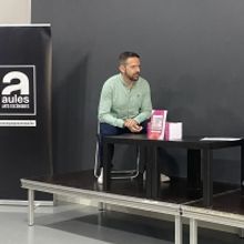 Juanjo González presenta en AULES su libro de Historia del Musical