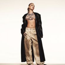 Lola Moxom Releases Debut Single 'Cool With It'