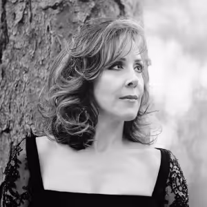 Janine LaManna to Make New York Solo Concert Debut With BLACK & GOLD at The Green…