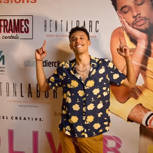 Review: OLIVER EDWARD IN CONCERT- THE LOOM SESSION at Duckland Hamburg