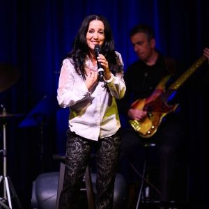Interview: Laurie Roldan Honors Karen Carpenter at The Green Room 42