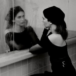 Ghostly Kisses Share New Single 'Crimson'