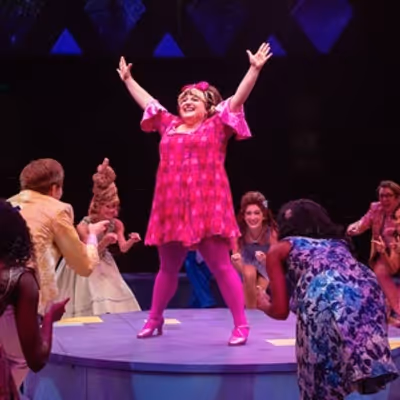 Review: HAIRSPRAY Sets the Standard at Broadway At Music Circus