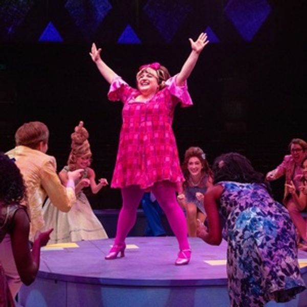 Review: HAIRSPRAY Sets the Standard at Broadway At Music Circus Photo