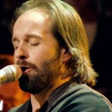 VIDEO: Watch Alfie Boe: The Bring Him Home Tour with The Shows Must Go On- Live at 2p