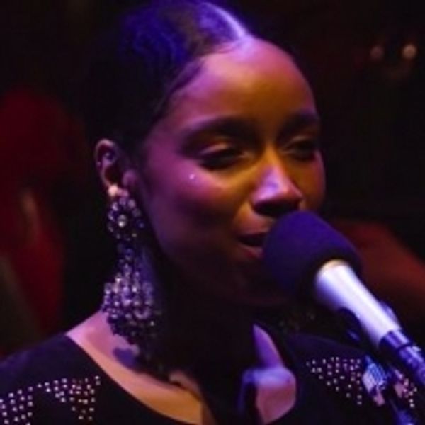 VIDEO: Lianne La Havas Performs 'Bittersweet' With the BBC Symphony Orchestra - UK Regional Theater Video