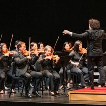Video: Gustavo Dudamel Conducts Barber's ADAGIO FOR STRINGS at NY Philharmonic