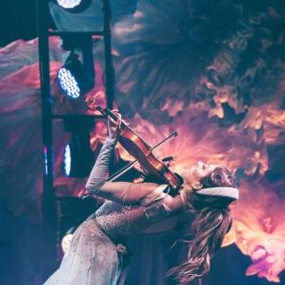 Lindsey Stirling to Launch SNOW WALTZ Holiday Tour Nov. 18 in Hollywood, FL