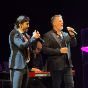 TV: Gerónimo Rauch, Daniel Diges y Carlos Solano emocionan al Calderón con “Sálvalo” Video